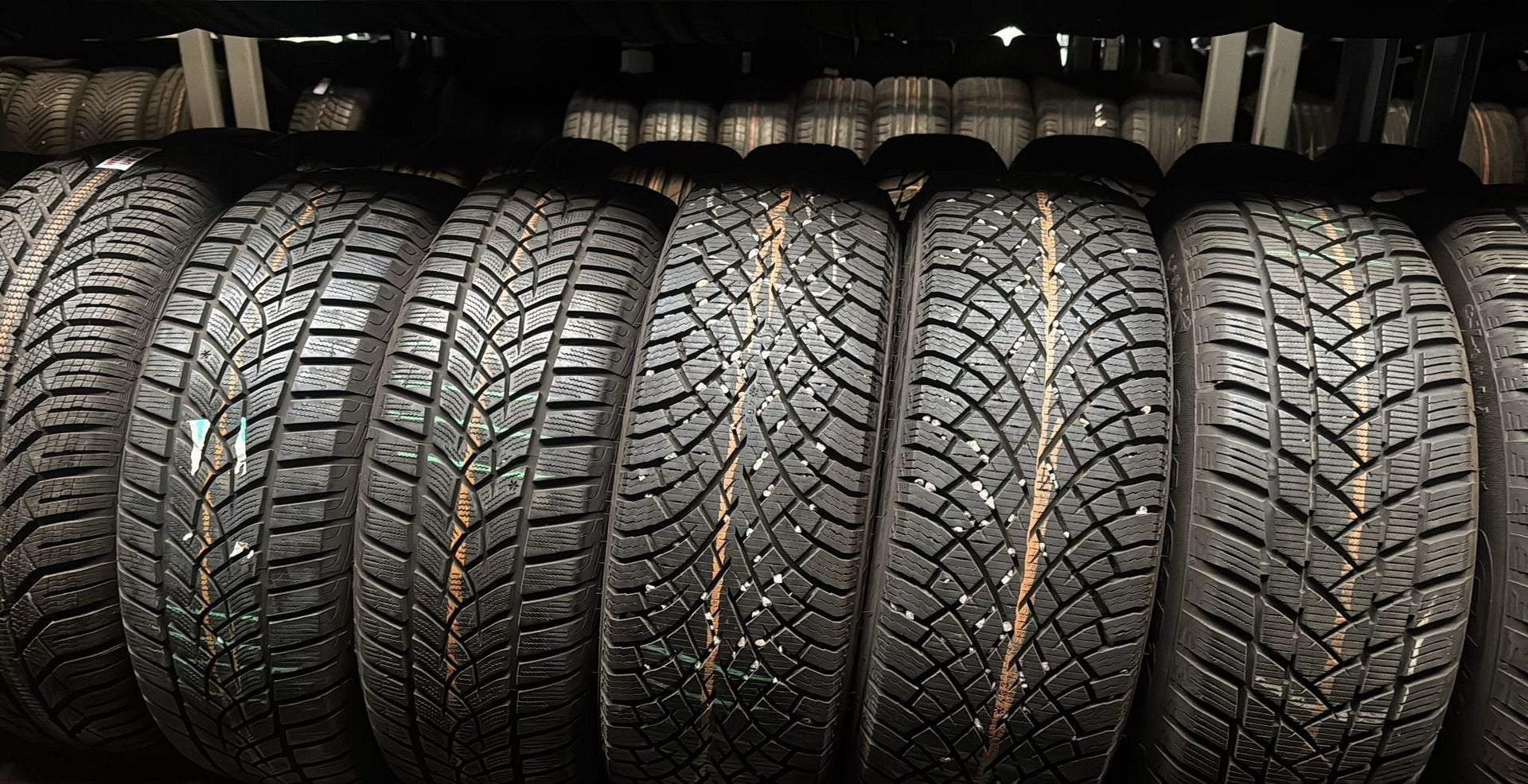 215/55/17 Winterbanden diverse A-merken 6+mm vanaf €50 p st., Auto-onderdelen, -, -, 17 inch, Band(en)