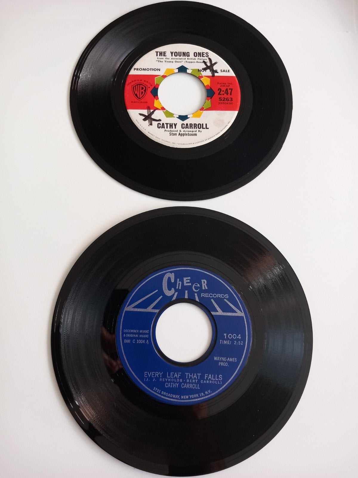 CATHY CARROLL. 60S OLDIES USA 2 X 45T, Enlèvement ou Envoi