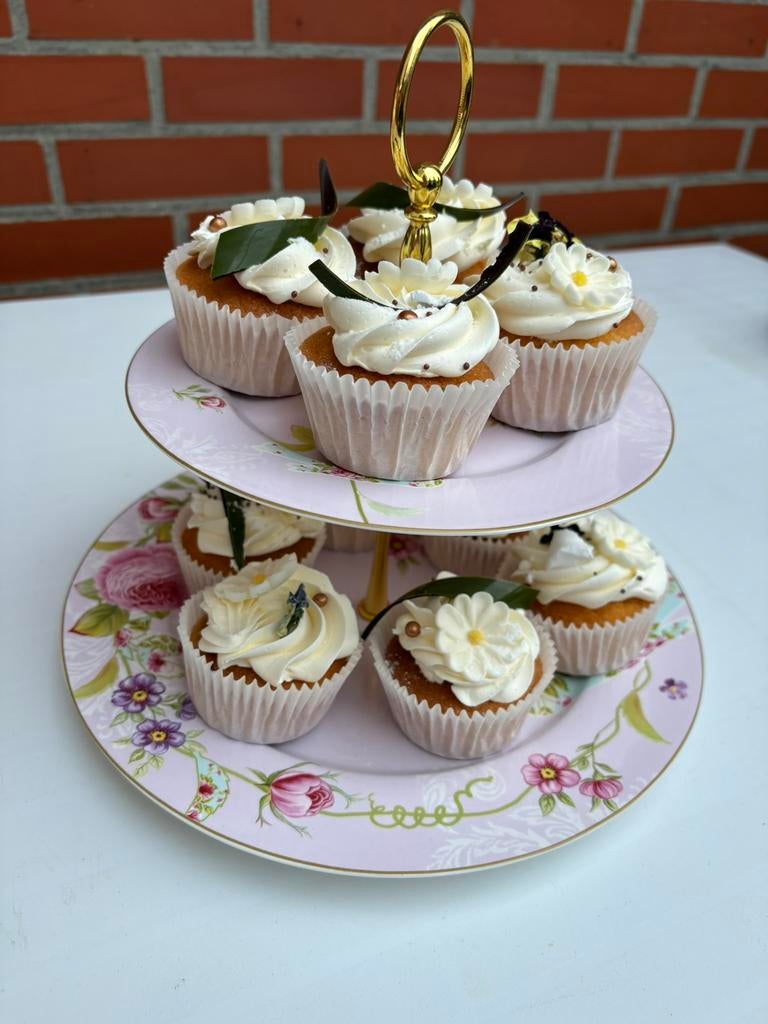 cupcake standaard  bloemen, Enlèvement, Comme neuf