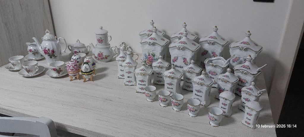 Vintage 24 delig porseleinen potten  5 porseleinen beeldjes, Ophalen, Zo goed als nieuw, Overige typen