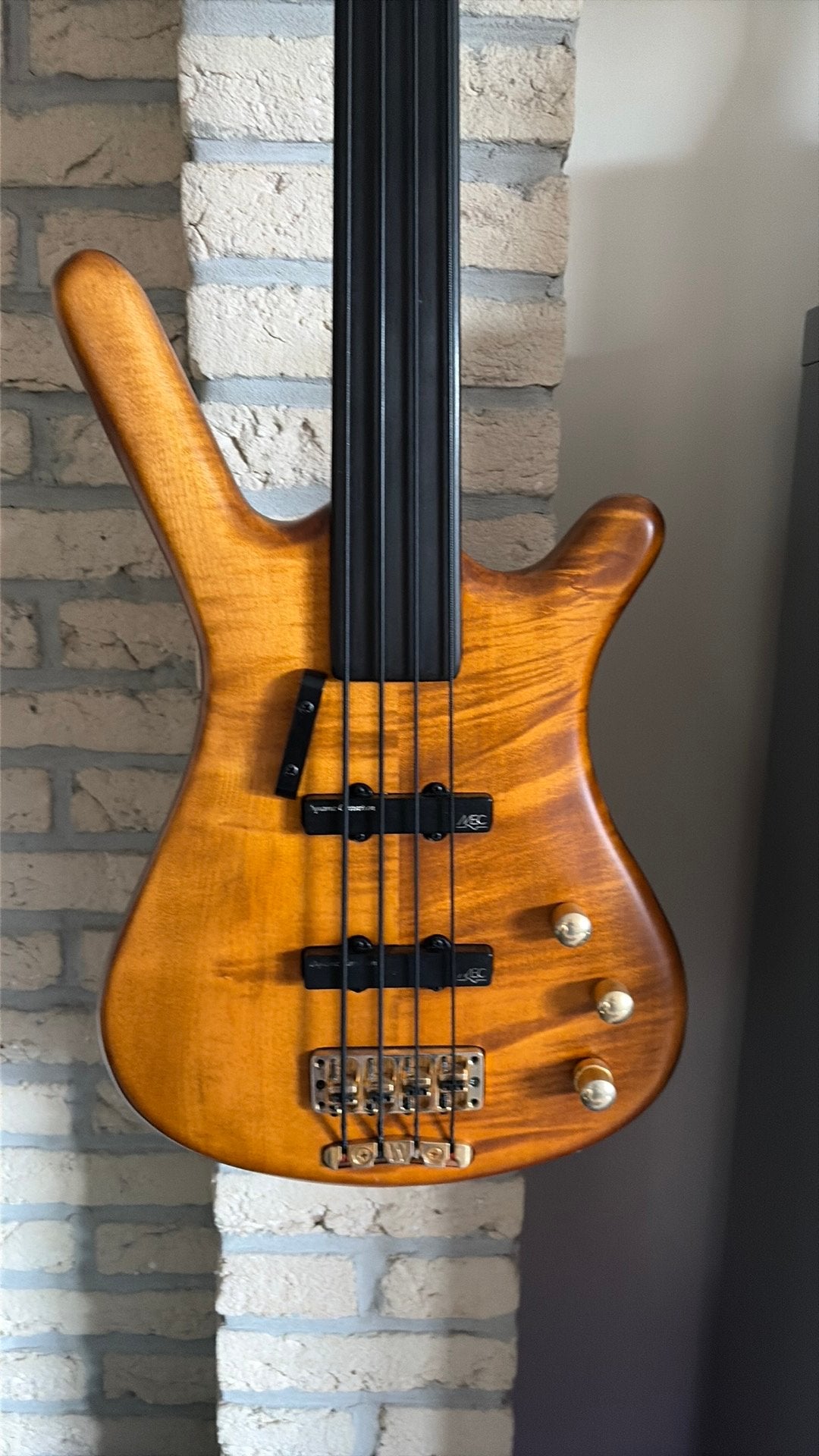 Warwick Corvette Proline unlined fretless 1994, Musique & Instruments, Instruments à corde | Guitares | Basses, Enlèvement, Comme neuf