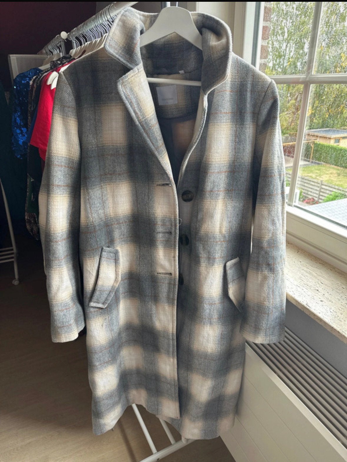 Geruite damesjas / mantel in grijs-beige tinten, Kleding | Dames, Ophalen of Verzenden, Zo goed als nieuw, Maat 46/48 (XL) of groter