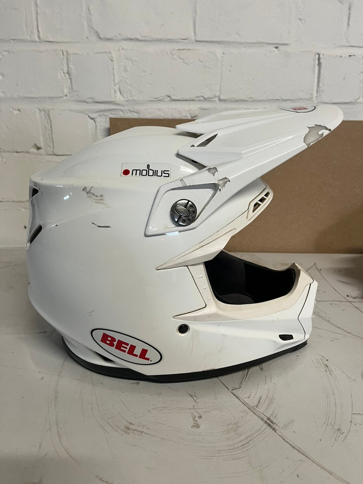 Bell moto 9, Motoren, Ophalen, M