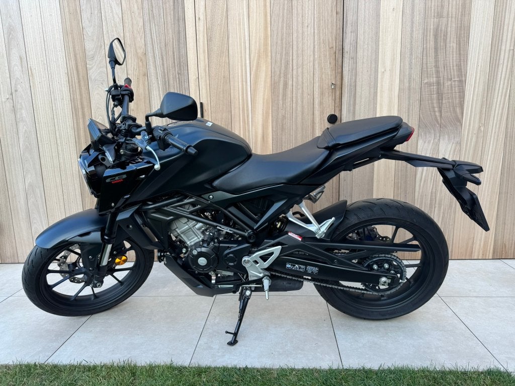 Honda CB125R ABS – 1.214 km – Verlaagd – €4.599, Motoren, Occasion, Particulier, 125 cc, 11 kW of minder