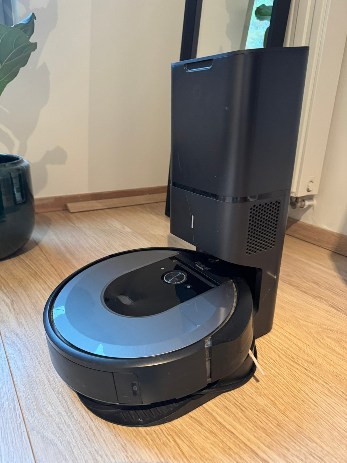 Roomba i7 plus, Enlèvement, Comme neuf, Auto-nettoyant