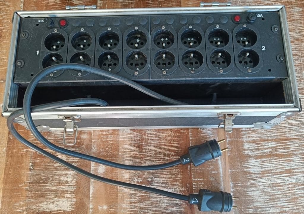 Stopcontacten verdeelblok in flight case, Muziek en Instrumenten, Ophalen of Verzenden, Gebruikt