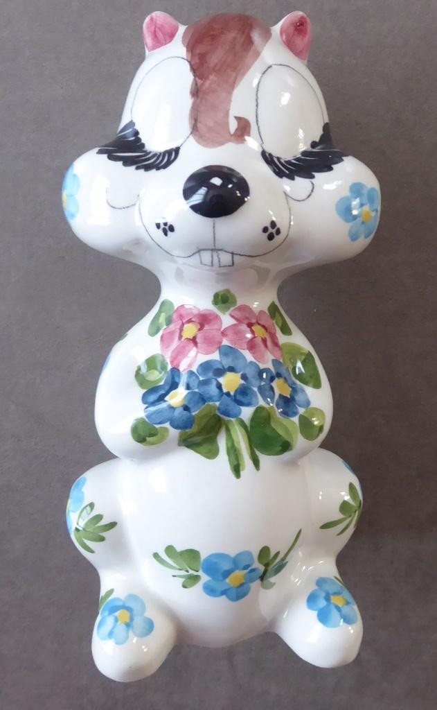 Ecureuil Tirelire céramique peinte à la main - H 20,5cm, Antiquités & Art, Antiquités | Céramique & Poterie, Enlèvement ou Envoi