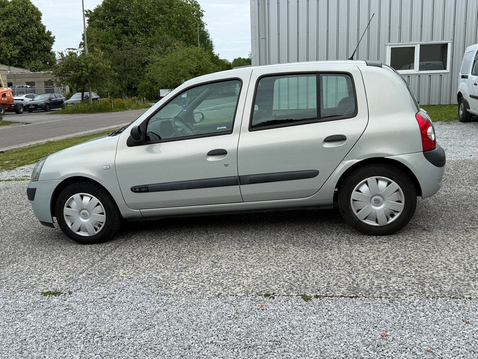 Renault Clio 1.4i Automatique 5 portes, Argent ou Gris, Entreprise, 72 kW, 5 portes