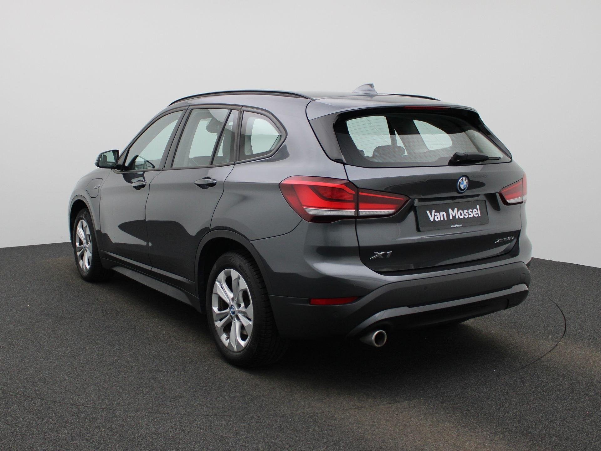 BMW X1 xDrive25e (162 kW), Stof, Gebruikt, Automatische klimaatregeling, 1820 kg