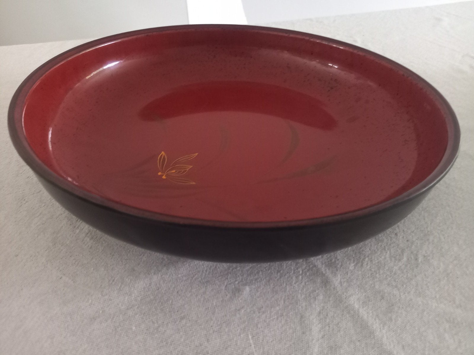 Prachtige Vintage Japanse Lakwerkschaal – Dieprood met Goud, Antiek en Kunst, Antiek | Schalen, Ophalen of Verzenden