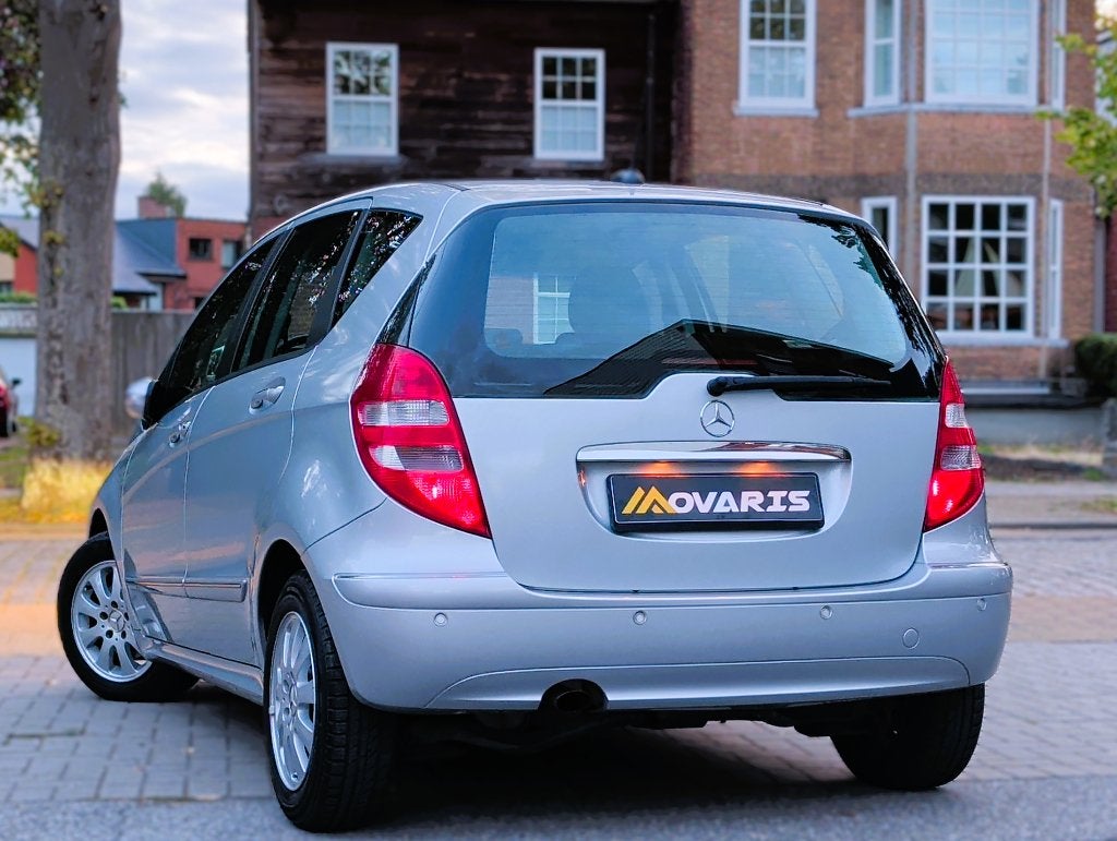 MERCEDES-BENZ A170I ELEGANCE 45150KM PDC XENON, Auto's, Voorwielaandrijving, Dealer onderhouden, Zwart, Parkeersensor