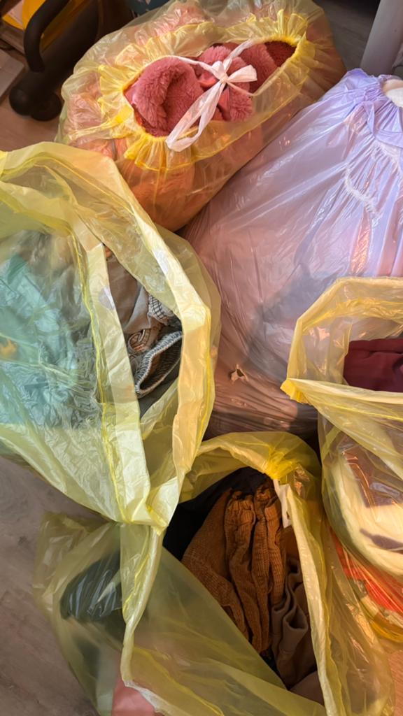 5 zakken kinder kledij voor rommelmarkt, Ophalen, Zo goed als nieuw