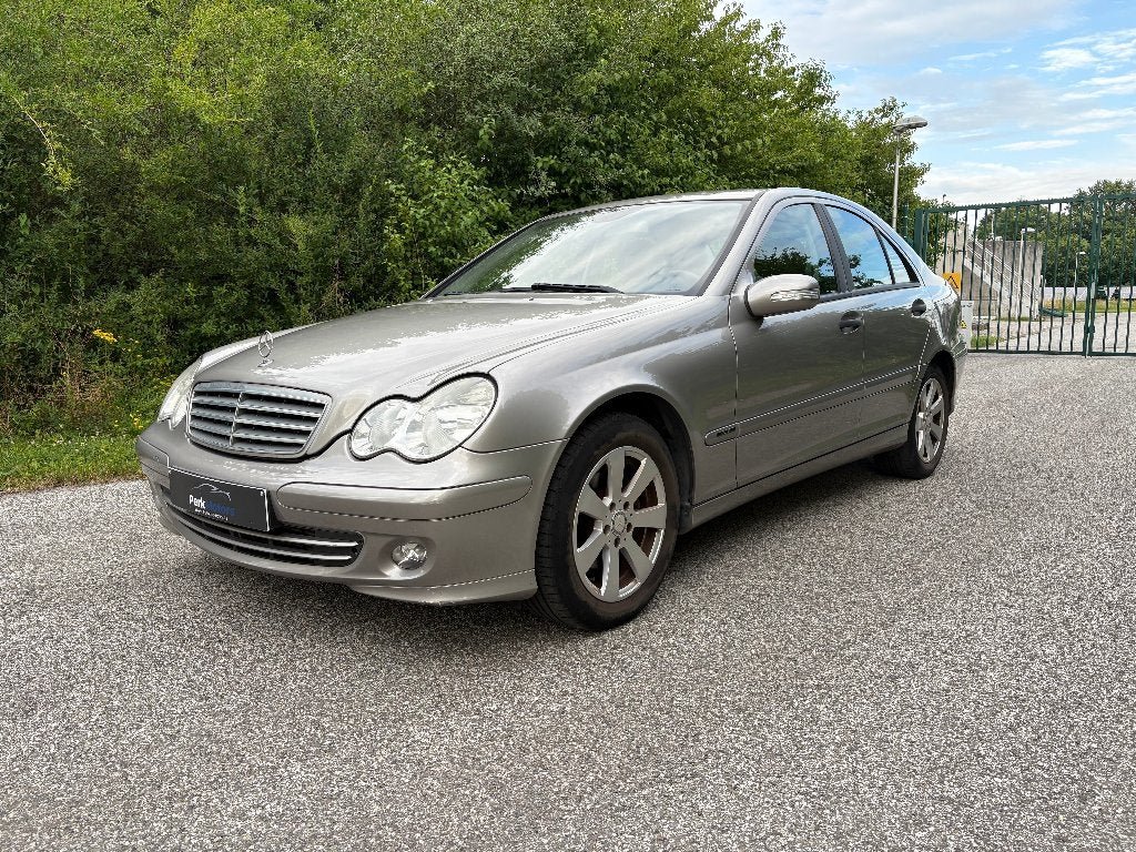 Mercedes C 200 CDI Classic (EURO 4) - Automaat*Full Service, Auto's, Mercedes-Benz, 4 deurs, Stof, Zwart, 4 cilinders