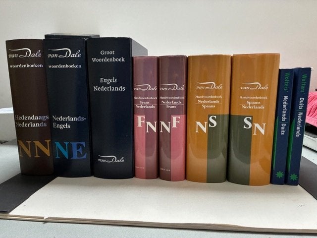 Van Daele woordenboeken/ Wolters  woordenboeken, Boeken, Ophalen, Zo goed als nieuw, Niet van toepassing