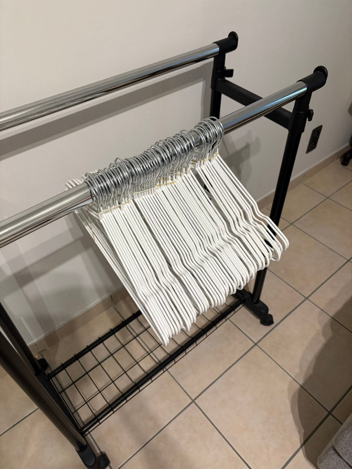 60 metalen kleerhangers, Huis en Inrichting, Ophalen, Nieuw, Kunststof, Overige typen