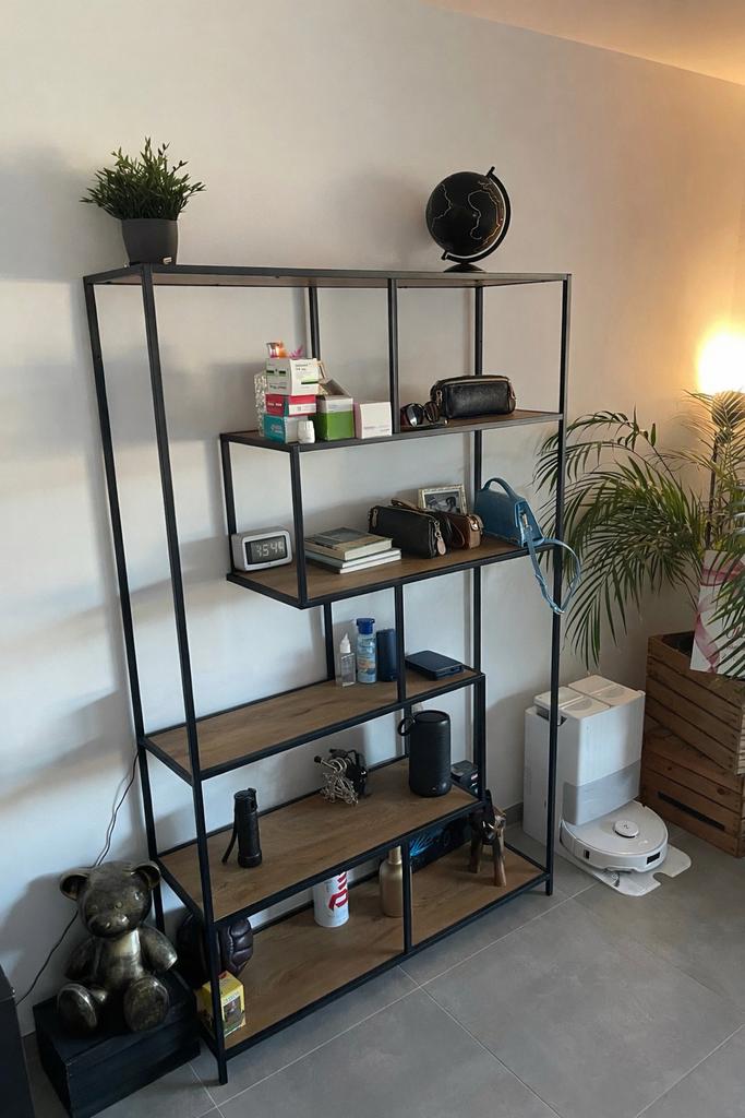 Moderne kast/boekenrek, Ophalen, Met plank(en), Gebruikt, Overige materialen