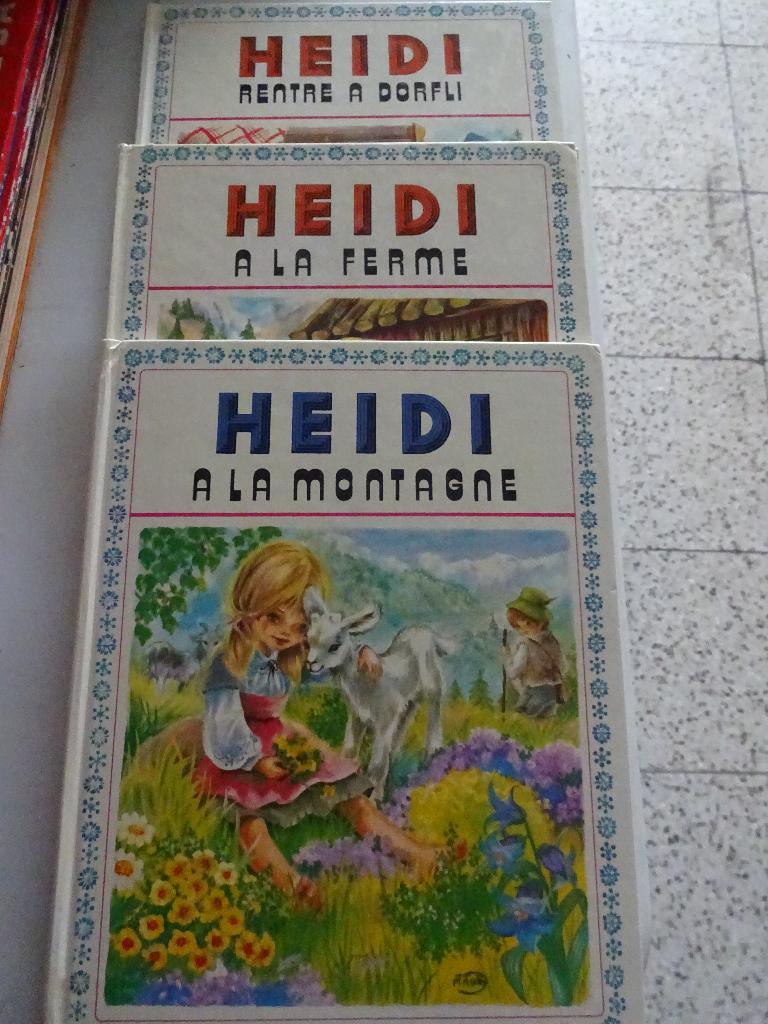 Heidi .Album  .Lot de 3 BD.A la montagne.A la ferme. Dorfli, Meerdere stripboeken, Ophalen of Verzenden, Zo goed als nieuw