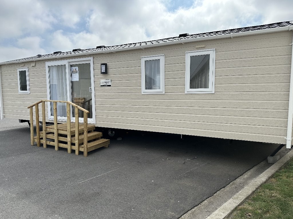 Juniper 1000 x 370 cm – 2 slaapkamers, Caravans en Kamperen, Tot en met 6