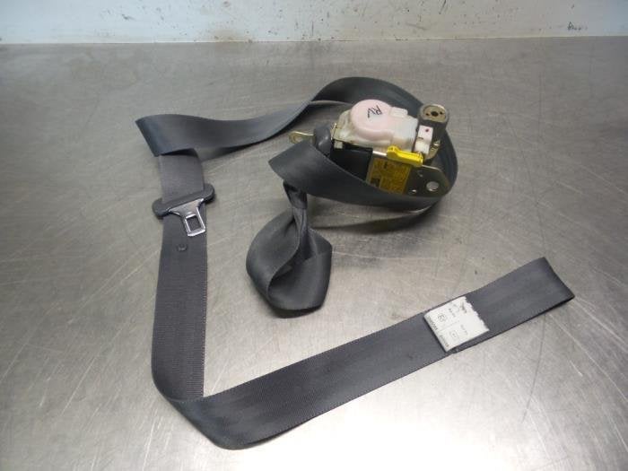 Ceinture de sécurité avant droite d'un Toyota Starlet (Sta, -, Toyota, Utilisé, -