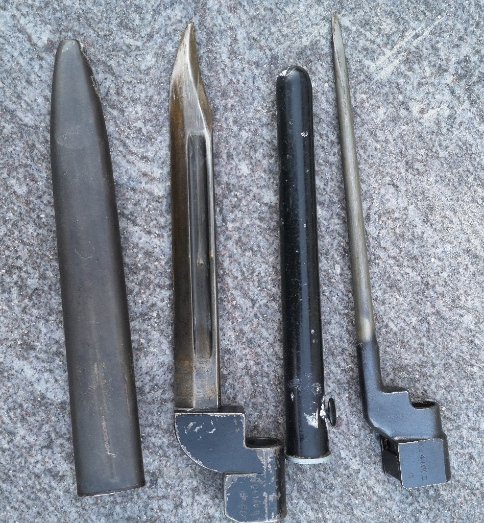 2 baïonnettes anglaises, Enlèvement ou Envoi, Armée de terre, Couteau ou Poignard