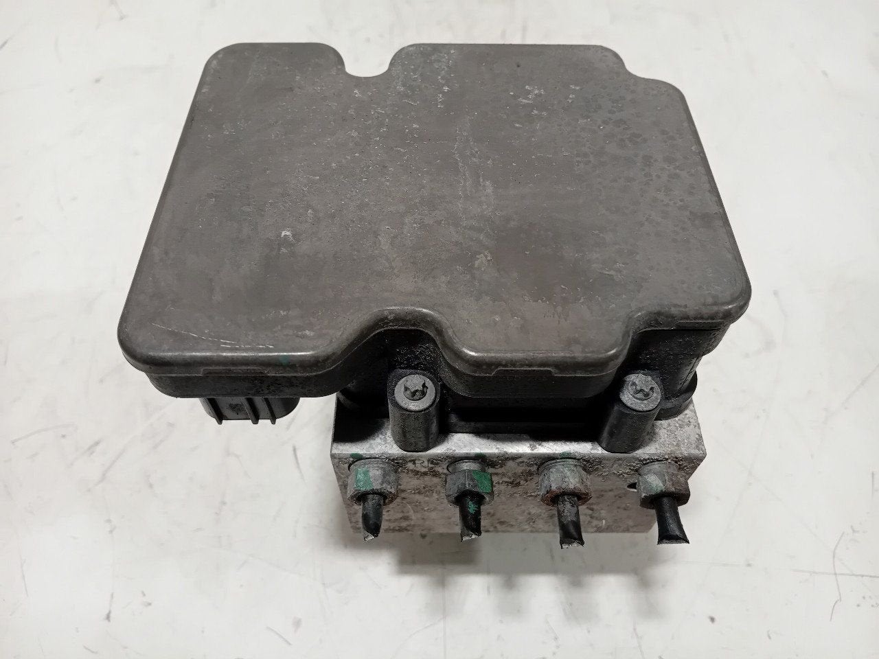 Abs pomp Land Rover Discovery, Onderdelen@venauto.nl, Van der Ven Autorecycling B.V., Land Rover, Ettenseweg 76, 4706 PB Roosendaal, The Netherlands