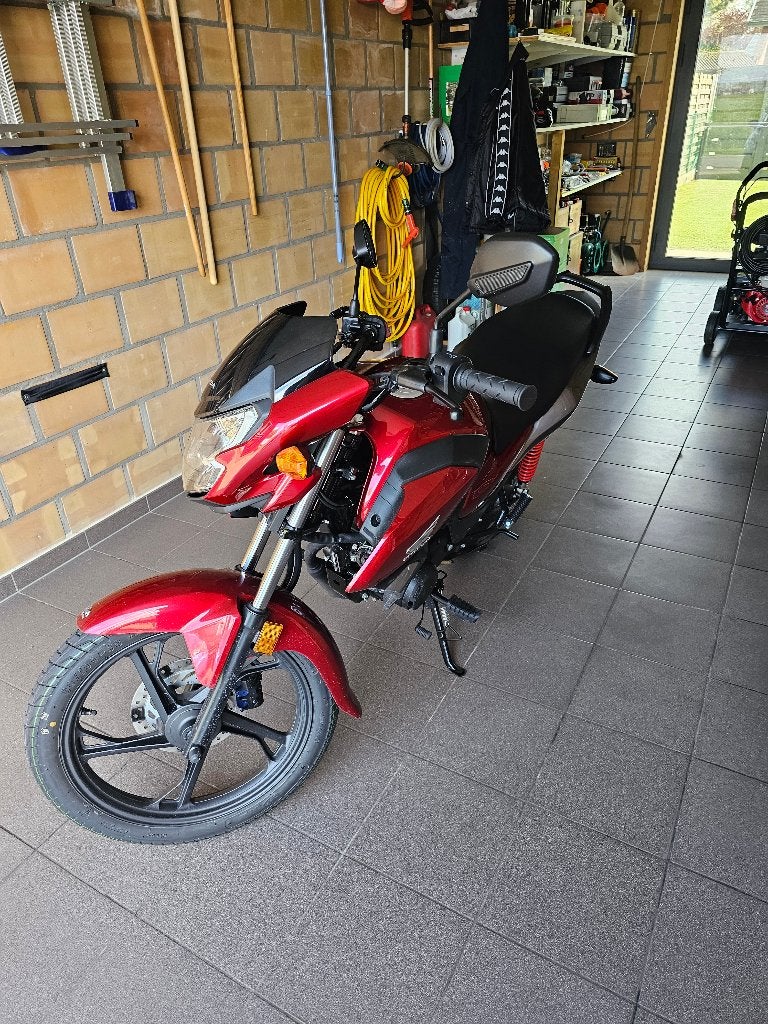 Honda CB125F 125 cc rijbewijs a1 of lang genoeg rijbewijs b, Fietsen en Brommers, Overige Fietsen en Brommers, Ophalen, Zo goed als nieuw
