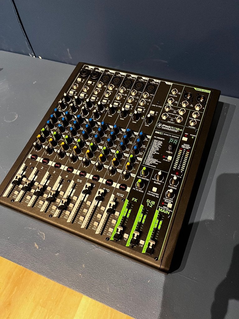 Mackie ProFX12v3 – Quasi neuve avec boîte d’origine, Ophalen, Zo goed als nieuw, 10 tot 20 kanalen, Microfooningang
