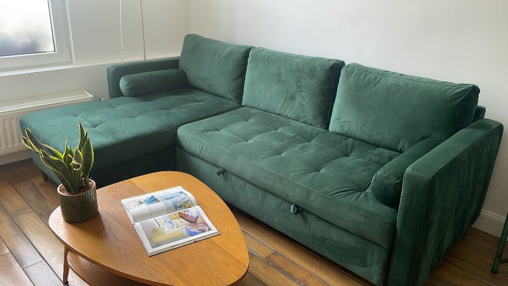 Hoekslaapbank met vier plaatsen van groene velours, Huis en Inrichting, Ophalen, Overige materialen, Gebruikt, Minder dan 75 cm