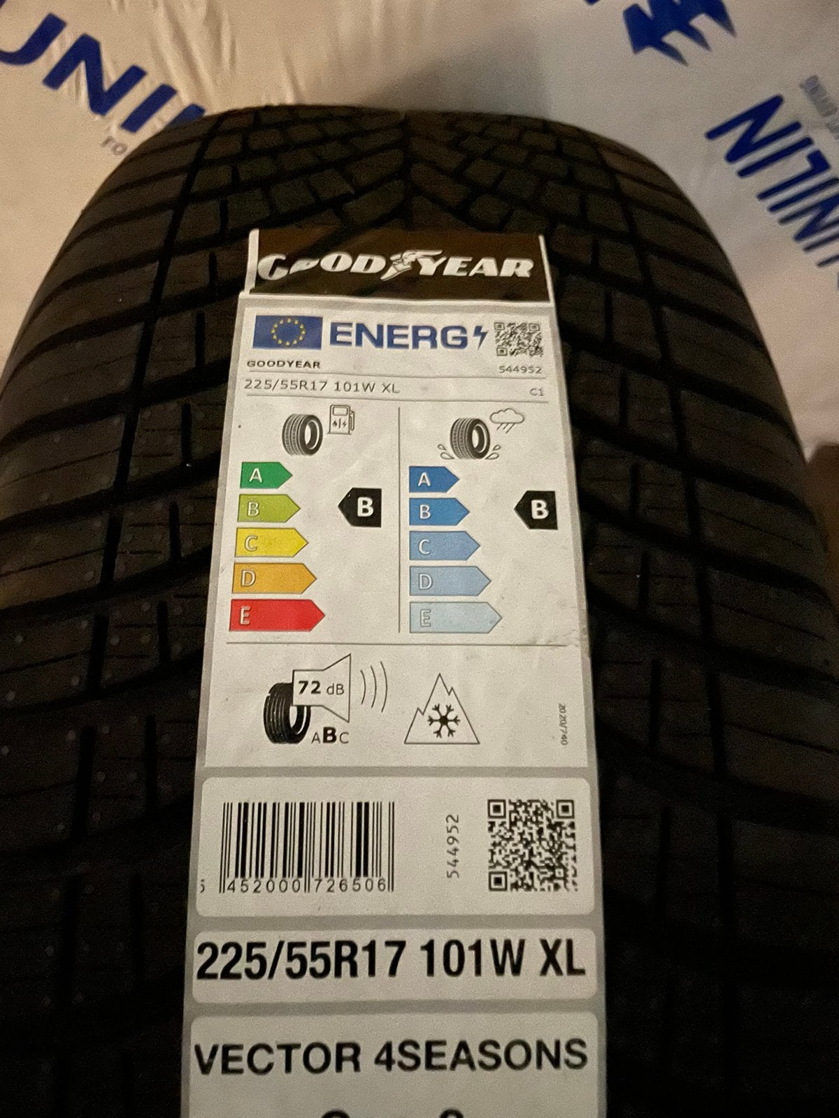 NIEUW Goodyear 225 55 R17 4 seizoens, Ophalen, Banden en Velgen, Nieuw, 17 inch