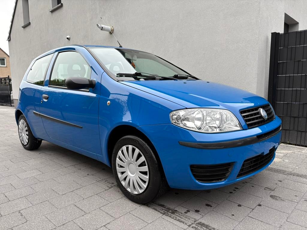 Fiat Punto, 1.2 essence, très économique, Achat, Boîte manuelle, Bleu, Bluetooth