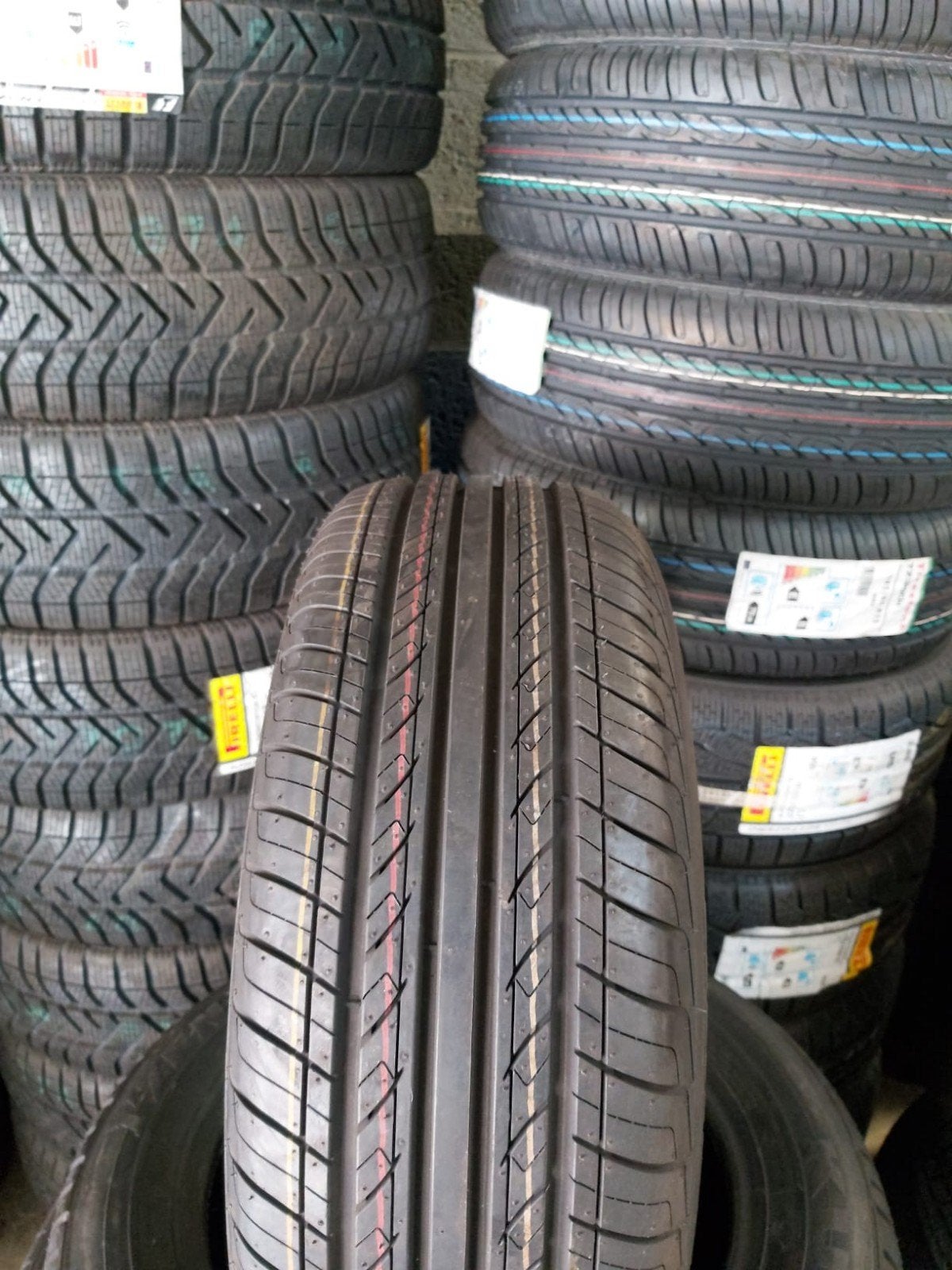 20560r13 205 60 r13 205/60/13 Nokian nouveau avec montage, Enlèvement ou Envoi