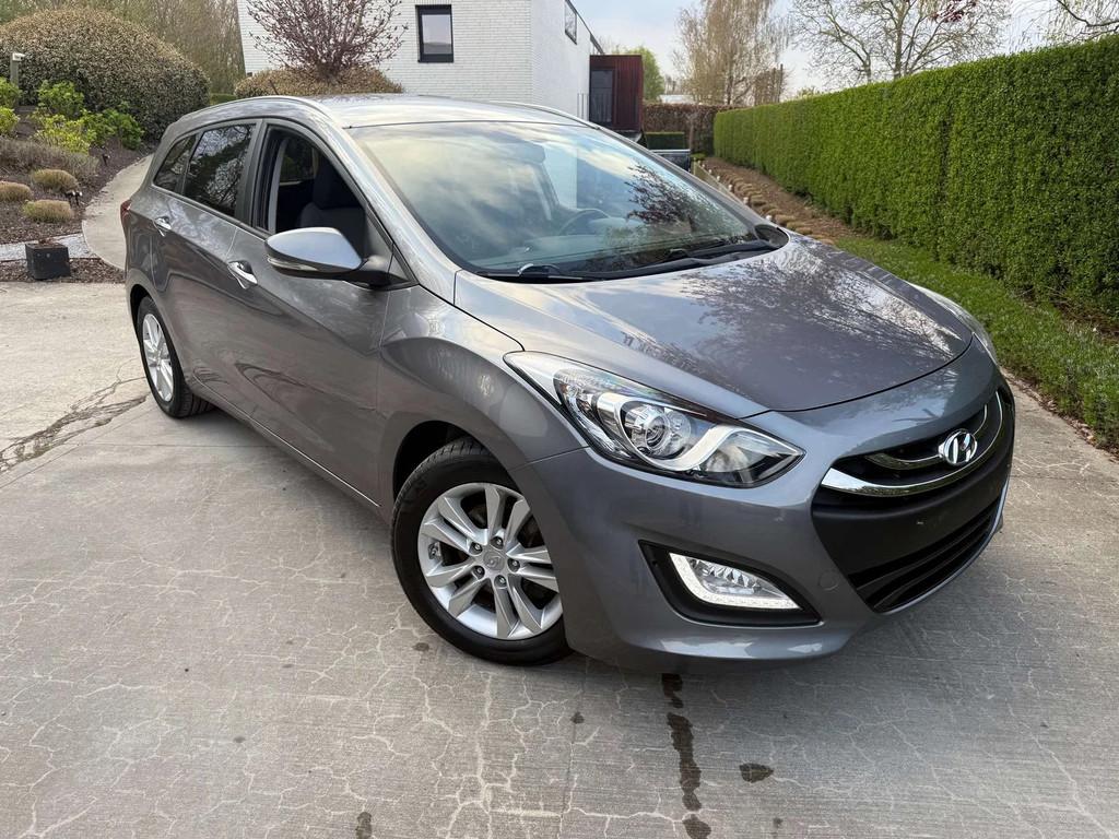 Hyundai i30 i30 SW 1.4i Comfort (bj 2014), Euro 5, Gebruikt, 4 cilinders, 1820 kg