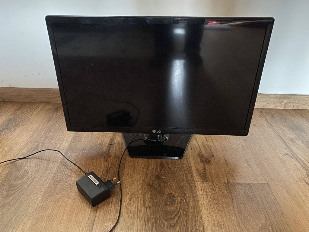24' LG beeldscherm, Computers en Software, Monitoren, Gebruikt, HDMI, VGA, Gaming, Ingebouwde speakers, Hoofdtelefoonaansluiting