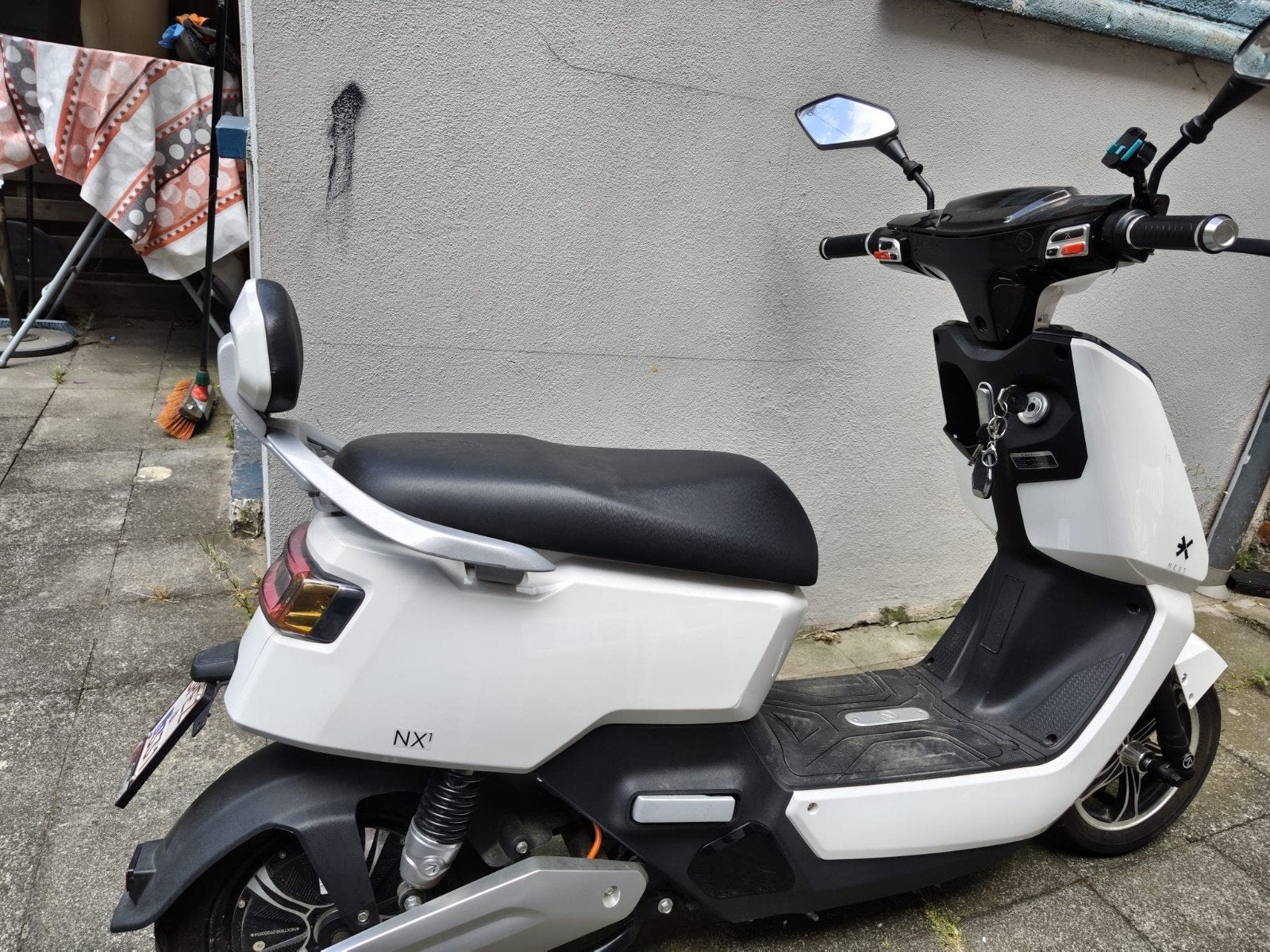 ️️NEXT nx1 2024  très bonne état 1731km ️️
MODELE: NX1, Vélos & Vélomoteurs, Vélomoteurs & Scooters bridés, Comme neuf, Enlèvement