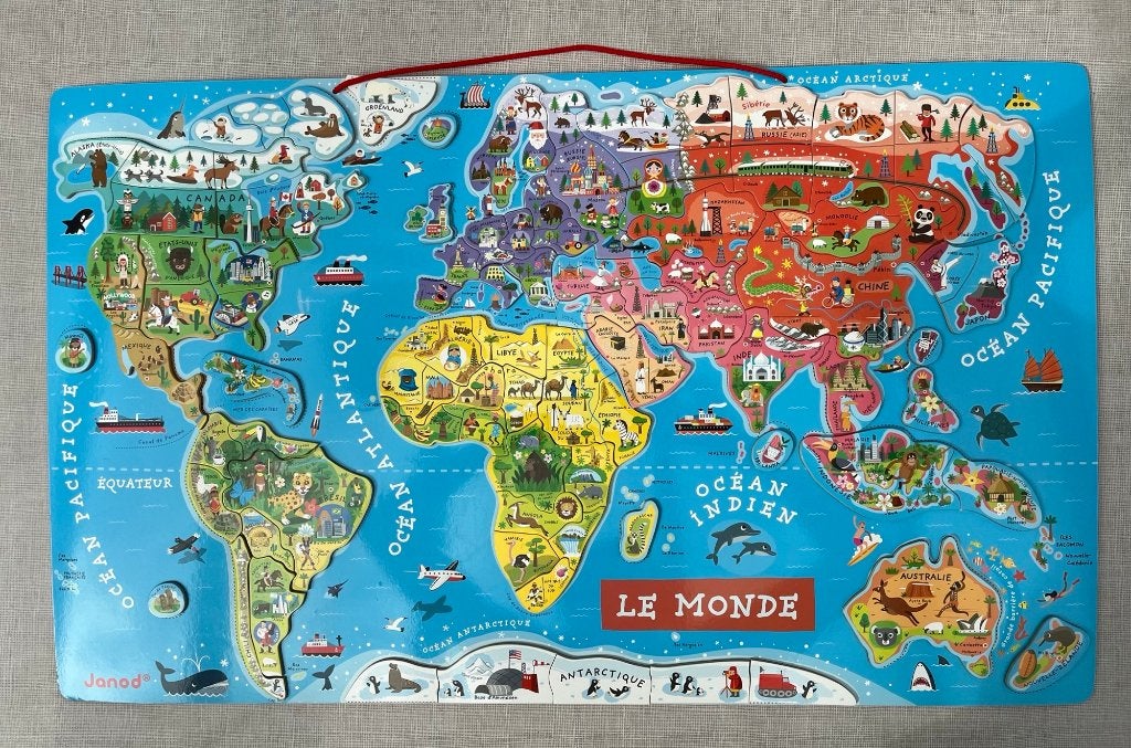 Puzzle magnétique  “Le Monde” illustré, de la marque JANOD., Enfants & Bébés, Jouets | Puzzles pour enfants, Comme neuf, 6 ans ou plus