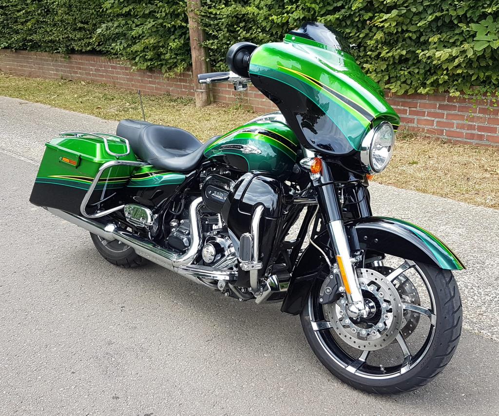 Harley Davidson street glide CVO, Motos, Motos | Harley-Davidson, Permis Moto A, Tourisme, Plus de 35 kW, 2 cylindres