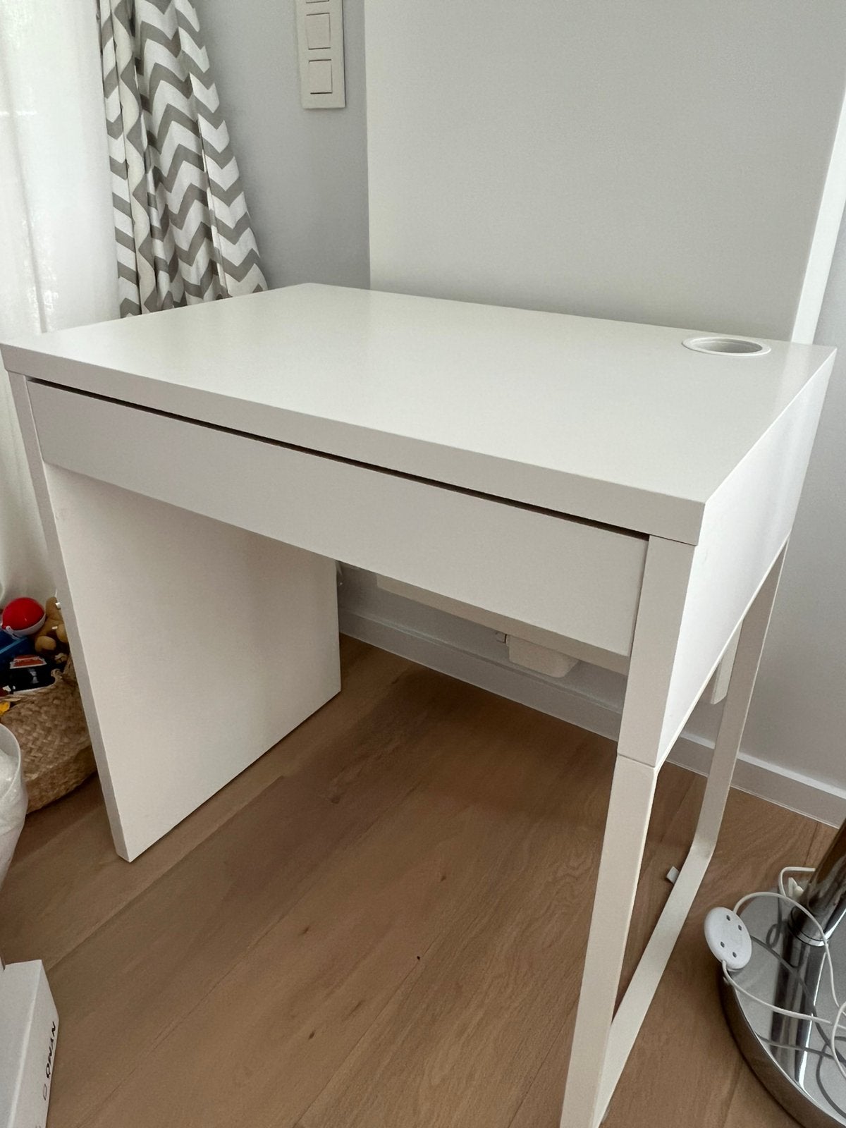 Bureau avec tiroir de rangement, Scandinave, 73 cm, 50 cm, Enlèvement