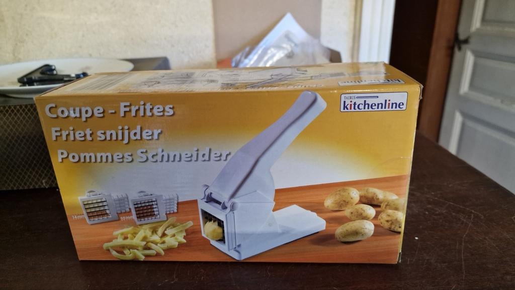 Coupe frites, Maison & Meubles, Cuisine | Ustensiles de cuisine, Enlèvement