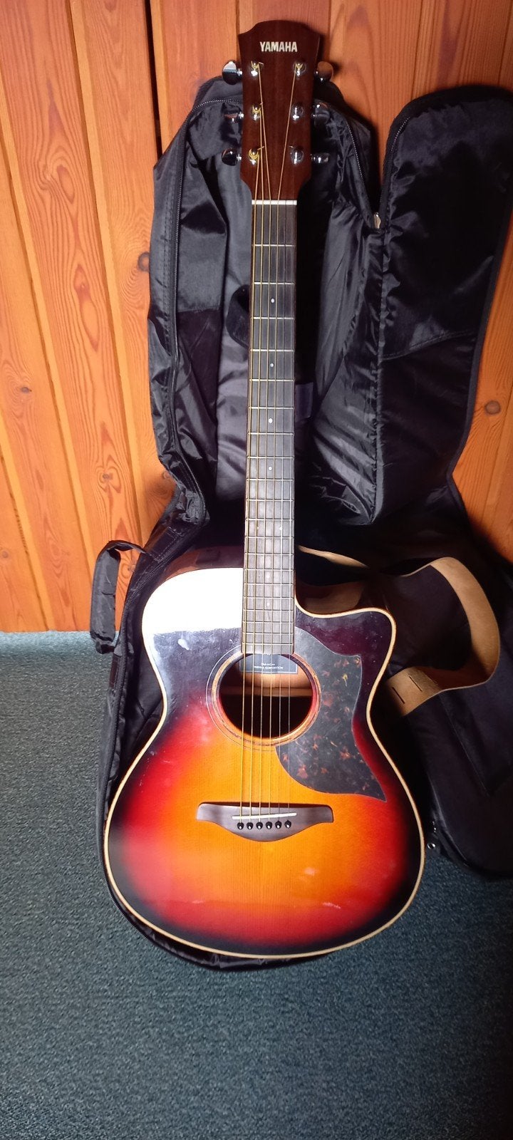 guitare yamaha CA3M, Enlèvement, Comme neuf, Autres types, Avec valise