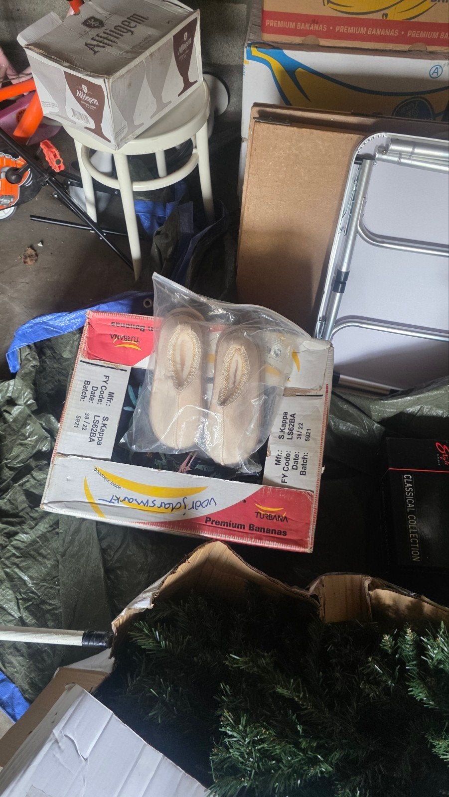 Rommelmarkt spullen.spellen nieuwe tasse en schoenen glassen, Enlèvement