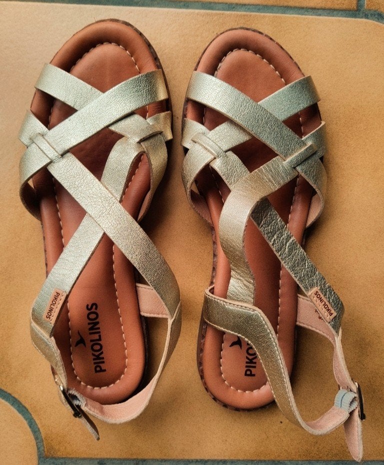 Pikolinos sandalen goudkleurig maat 38, Ophalen, Overige kleuren, Nieuw, Pikolinos