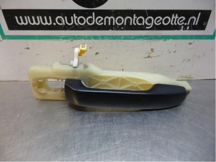 Poignée portière arrière camionnette d'un Hyundai H300, -, Utilisé, Hyundai, -