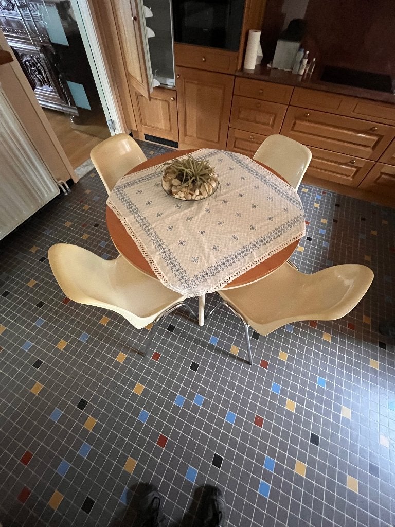 Keukentafel met 4 stoelen, Ophalen, 100 tot 150 cm, Rond, Zo goed als nieuw