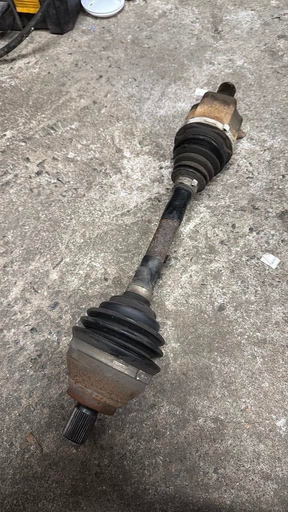 cardan Volkswagen TRock diesel avant gauche original, Ophalen of Verzenden, Volkswagen