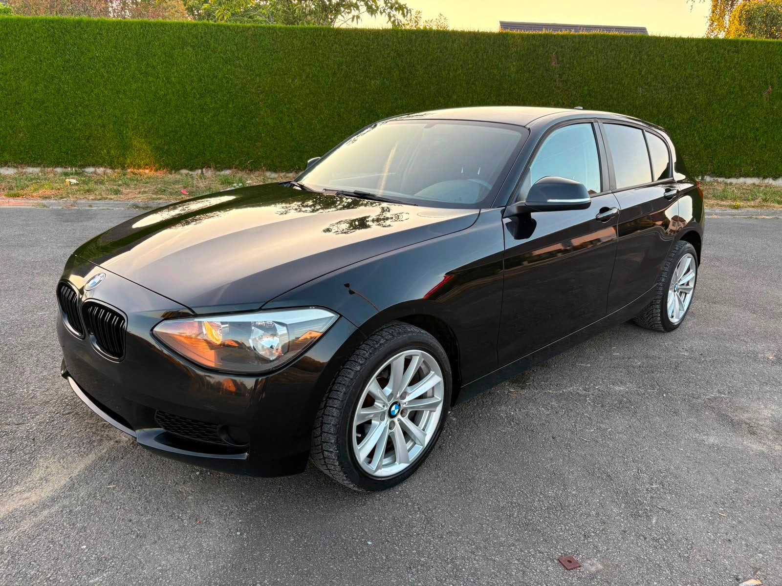114i. 2012 EURO6 240,000KM 0032471654764, Autos, BMW, Euro 6, Entreprise, Boîte manuelle, Noir
