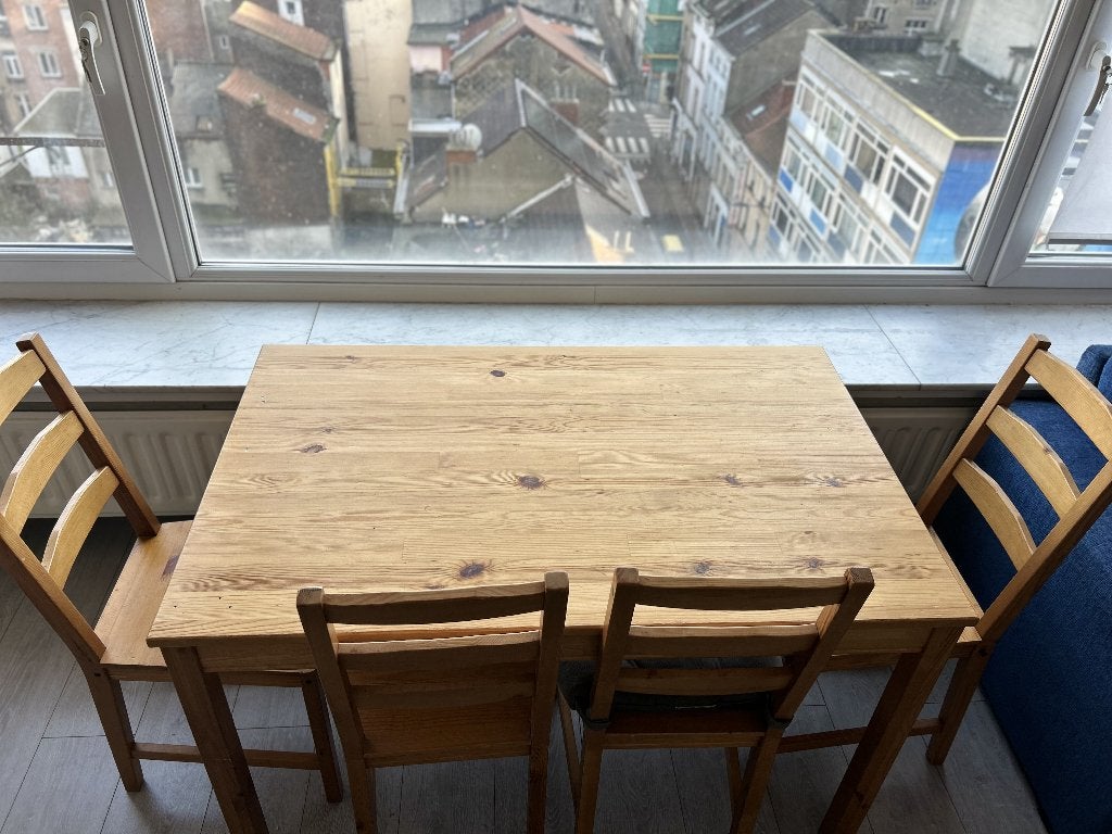 Table pour 4 personnes avec 4 chaises, Quatre personnes, 50 à 100 cm, Enlèvement, Utilisé