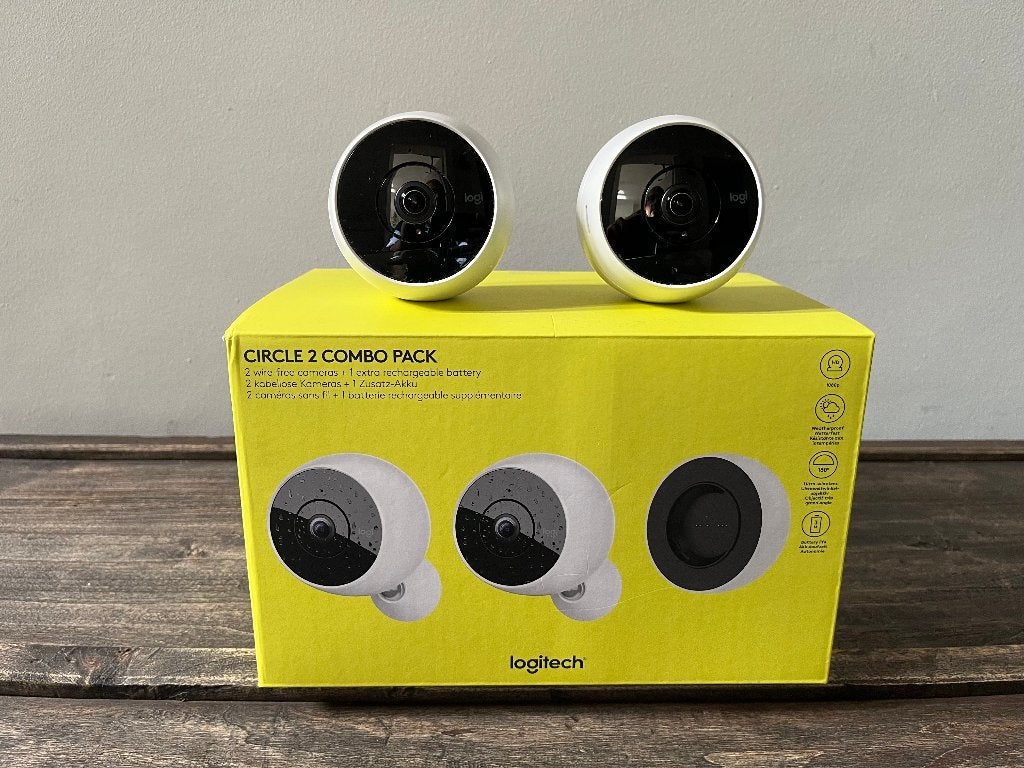 Logitech Circle 2 Wire-Free Combo Pack, Ophalen, Zo goed als nieuw