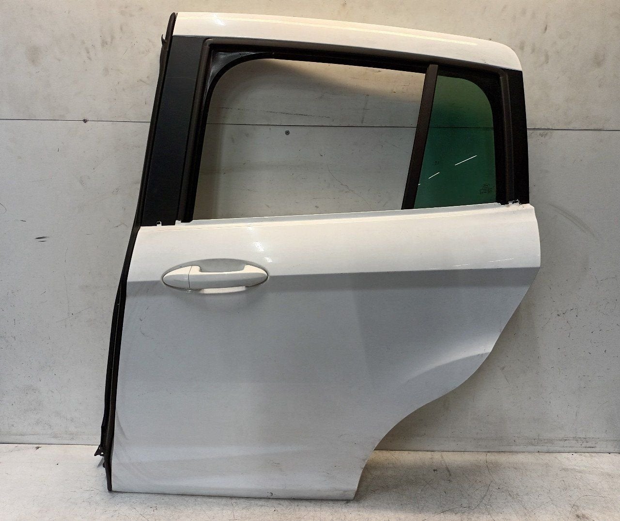 Portier links achter Ford B-Max, Auto-onderdelen, Onderdelen@venauto.nl, Van der Ven Autorecycling B.V., Gebruikt, Ettenseweg 76, 4706 PB Roosendaal, The Netherlands