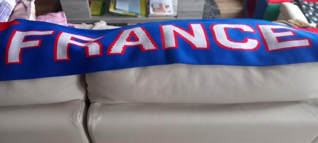 Écharpe vintage France à l'occasion Coupe du monde France 98, Collections, Enlèvement ou Envoi, Neuf, Fanion ou Écharpe