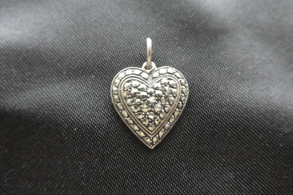 Très Ancien Petit Pendentif Coeur Argent/ Marcassites, Enlèvement, Argent, Pendentif